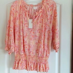 NWT PULLOVER TOP